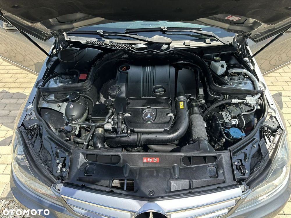Mercedes-Benz Klasa C 180 BlueEFFICIENCY Avantgarde - 27