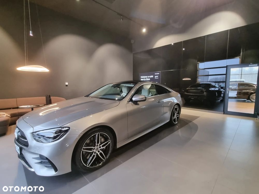 Mercedes-Benz E-Class 2022 photo 5