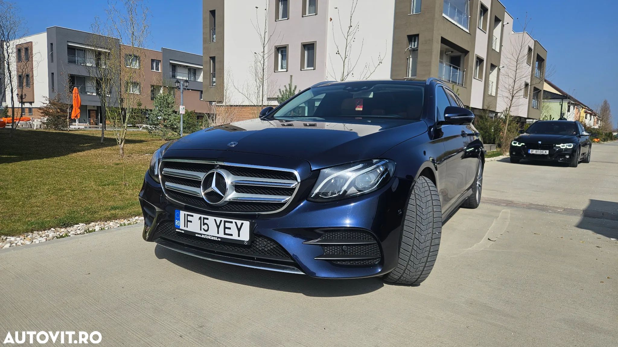 Mercedes-Benz E 220 d T 9G-TRONIC AMG Line - 1