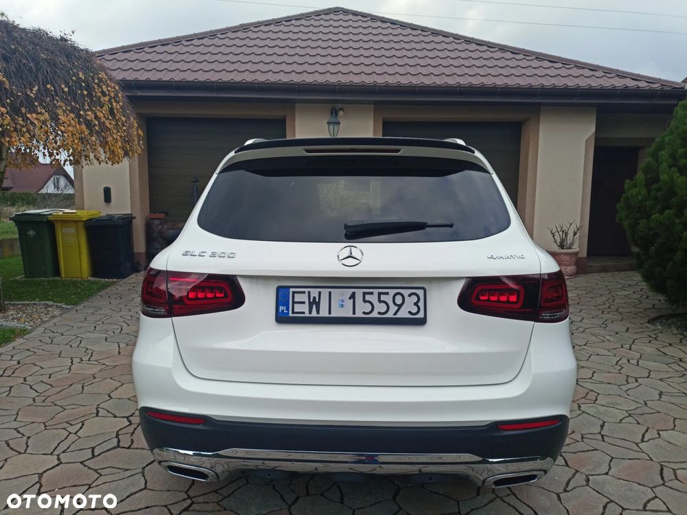 Mercedes-Benz GLC 300 4Matic 9G-TRONIC Exclusive - 23