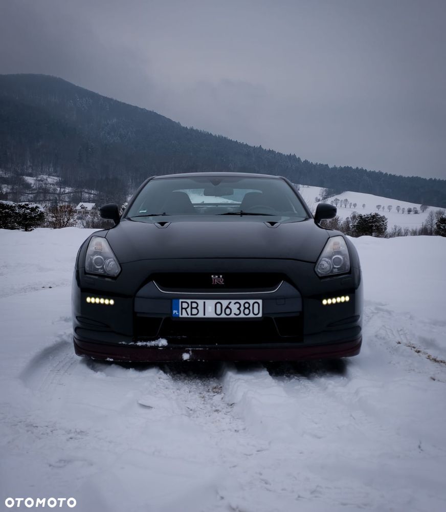 Nissan GT-R - 2