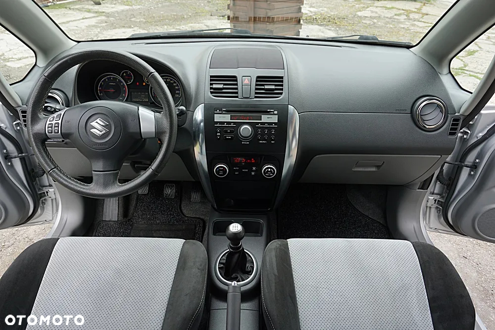 Suzuki SX4 1.6 Premium 4WD - 17