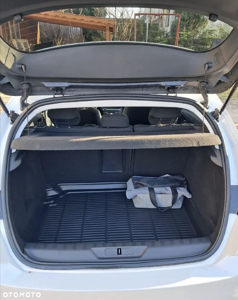 Peugeot 308 1.6 BlueHDi Allure S&S - 16