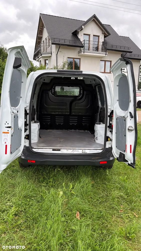 Ford Courier - 8