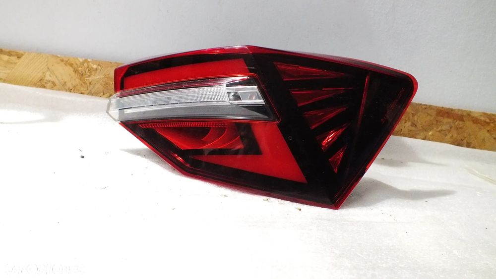 Lampa tylna prawa Skoda Karoq Lift 57A945208C - 1