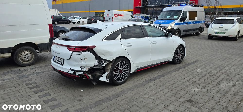 Kia ProCeed - 13