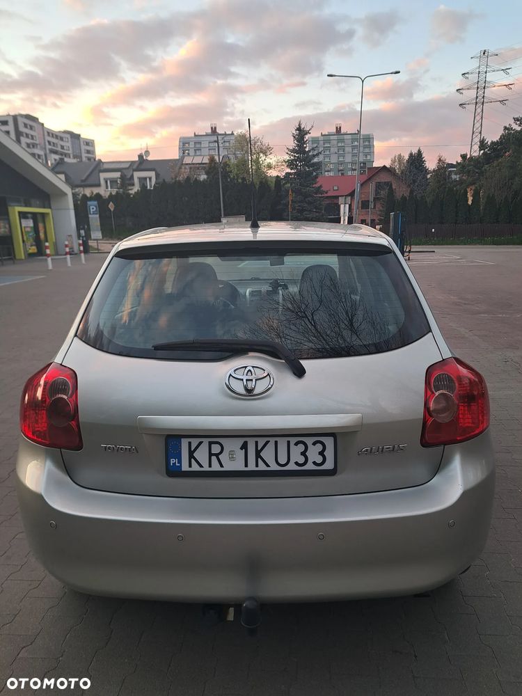 Toyota Auris 1.33 VVT-i 2010 - 9
