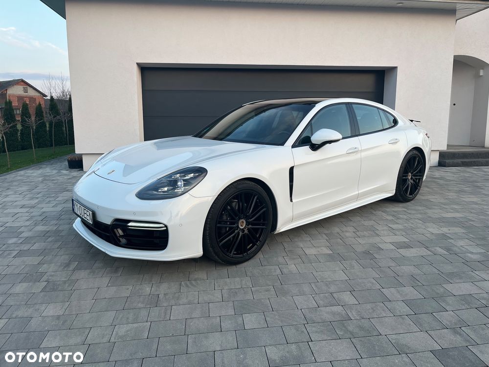 Porsche Panamera 4 - 11