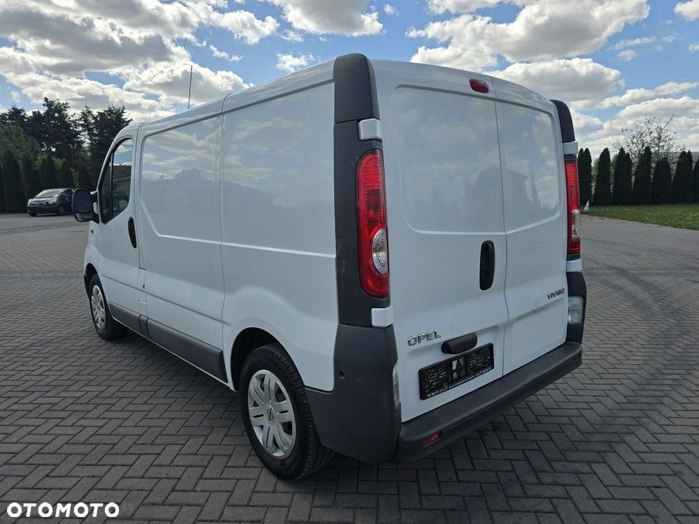 Opel Vivaro - 10