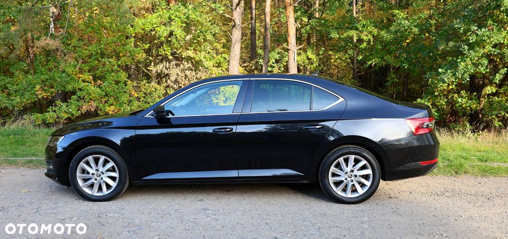 Skoda Superb 2023 photo 3