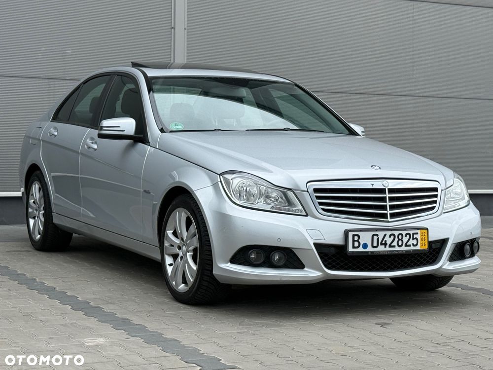 Mercedes-Benz Klasa C 180 CGI Automatik BlueEFFICIENCY Elegance - 4