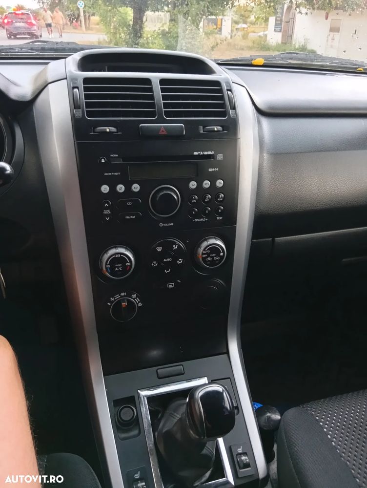 Suzuki Grand Vitara 1.9 DDiS Comfort DPF Limited - 11
