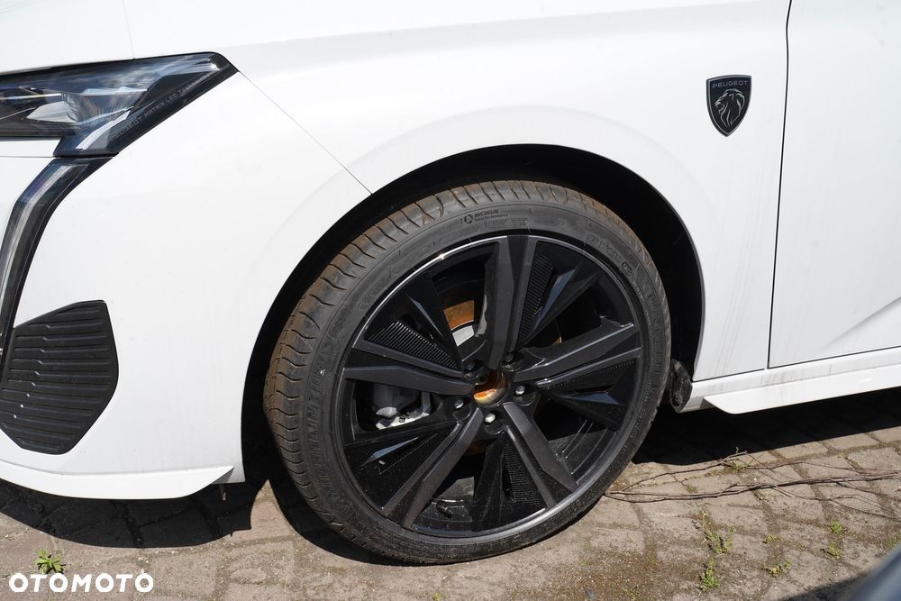 Peugeot 308 1.2 mHEV GT S&S e-DCS6 - 28