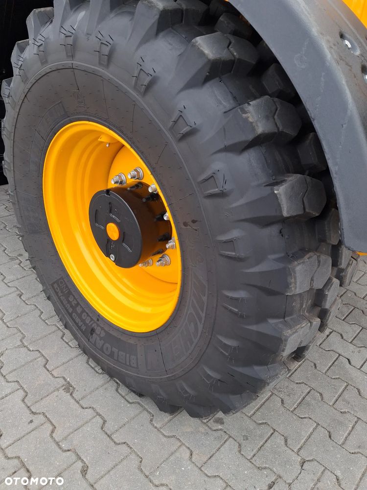 JCB 560-80 AGRI XTRA DUALTECH VT - 11