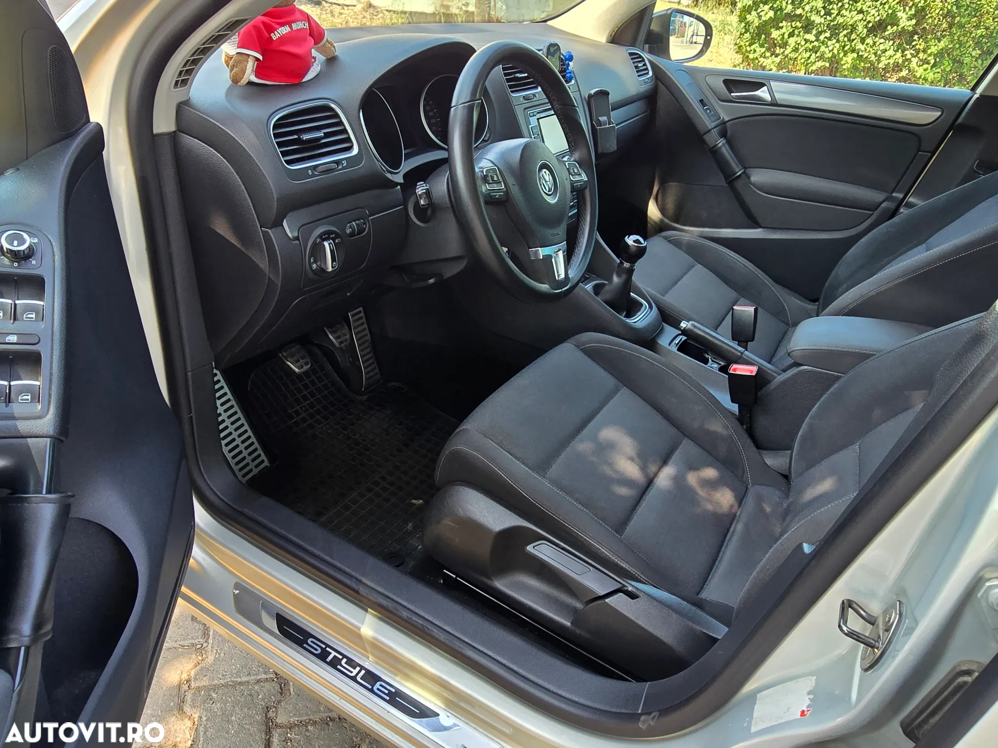 Volkswagen Golf 1.6 TDI DPF BlueMotion Technology Style - 12