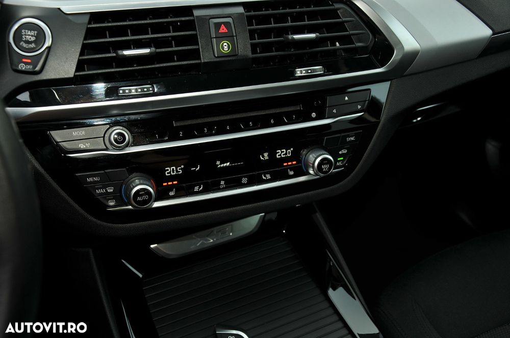 BMW X3 xDrive20i AT Advantage - 31