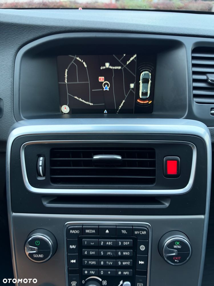Volvo S60 D4 Momentum - 32