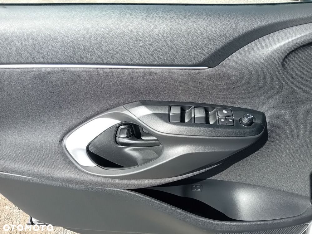 Toyota Yaris Cross Hybrid 1.5 Comfort 4x4 - 23