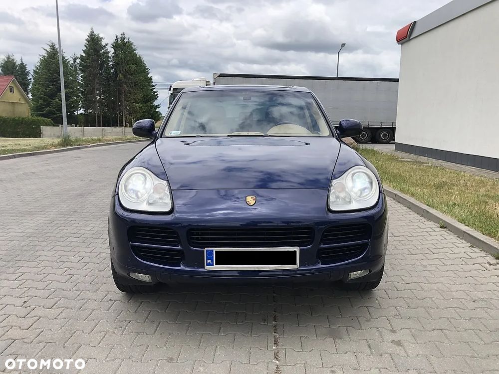 Porsche Cayenne - 2