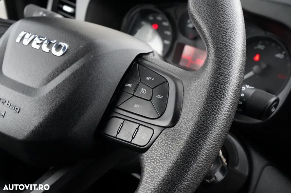 Iveco DAILY 35-160 / 4.3 M CONTAINER / TAIL / TWIN GVWR: 3500 KG / 2022 - 30