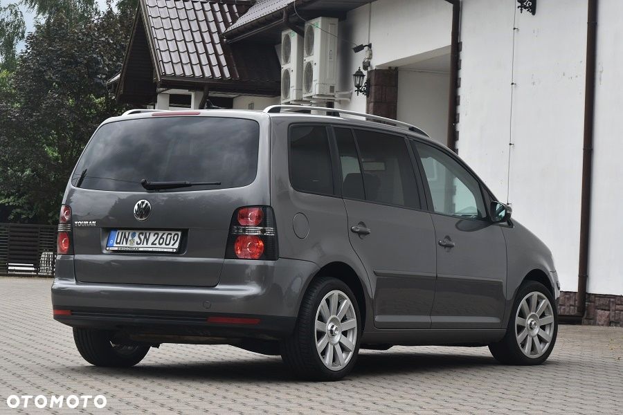 Volkswagen Touran 2.0 TDI DPF BlueMotion Technology Comfortline - 8