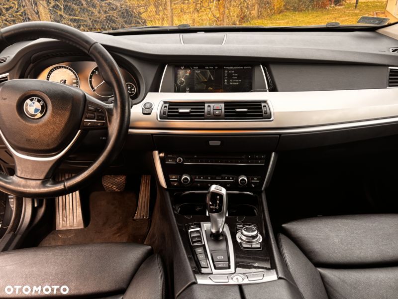 BMW Seria 5 530d xDrive - 8