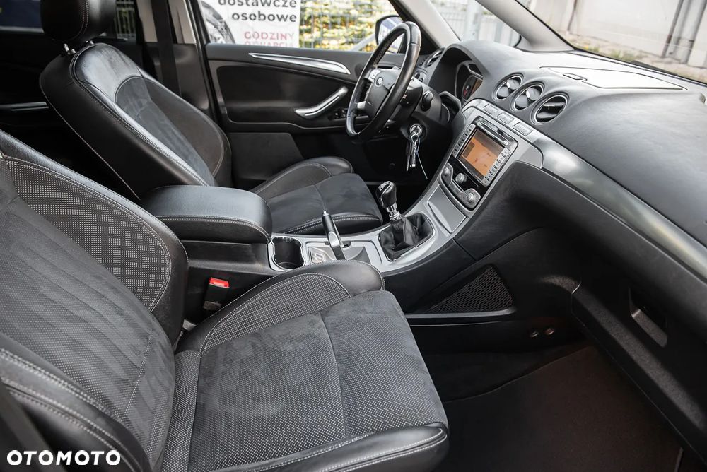 Ford S-Max 2.5 Titanium - 31