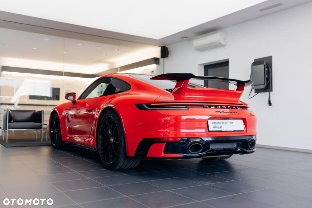 Porsche 911 Carrera 4S - 11