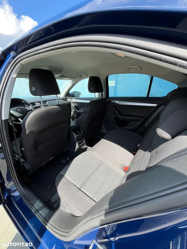 Skoda Octavia 1.6 TDI DSG Style - 14