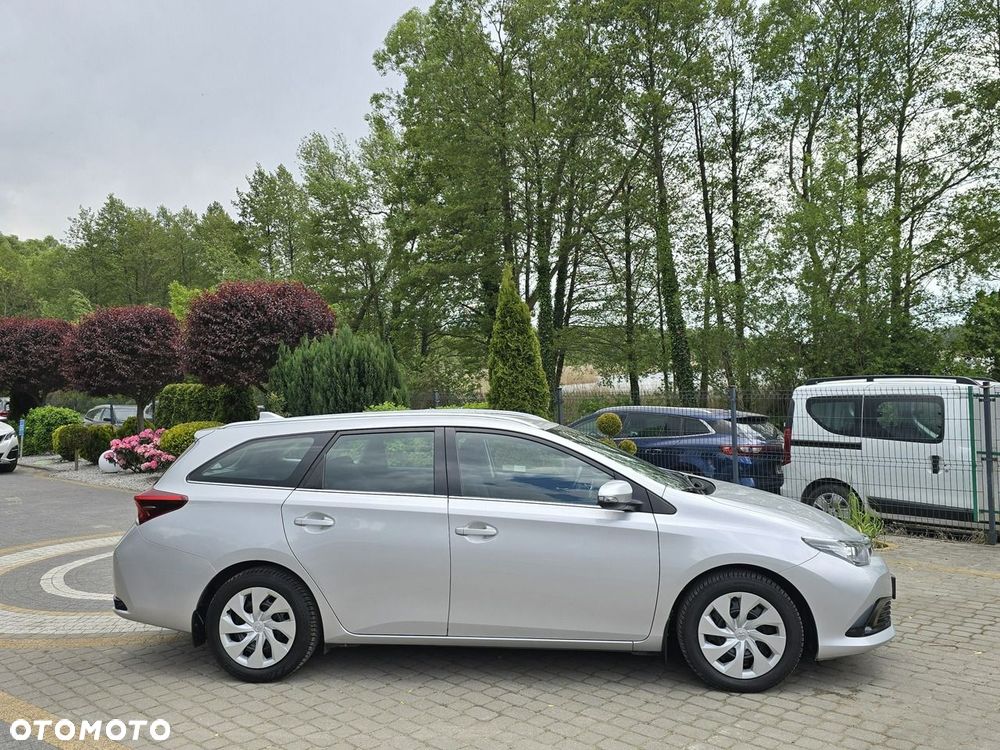 Toyota Auris - 13