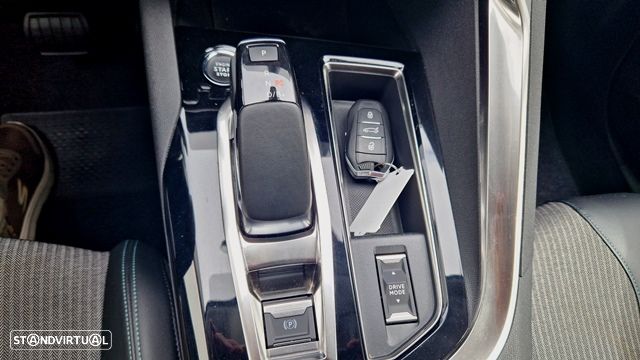 Peugeot 3008 1.6 Hybrid Allure Pack e-EAT8 - 15