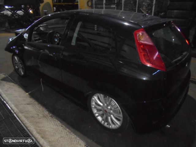 Carro MOT: 199A3000 Cxvel: 55192042 FIAT GRANDE PUNTO 2008 1.3D 90CV 3P PRETO DIESEL - 4