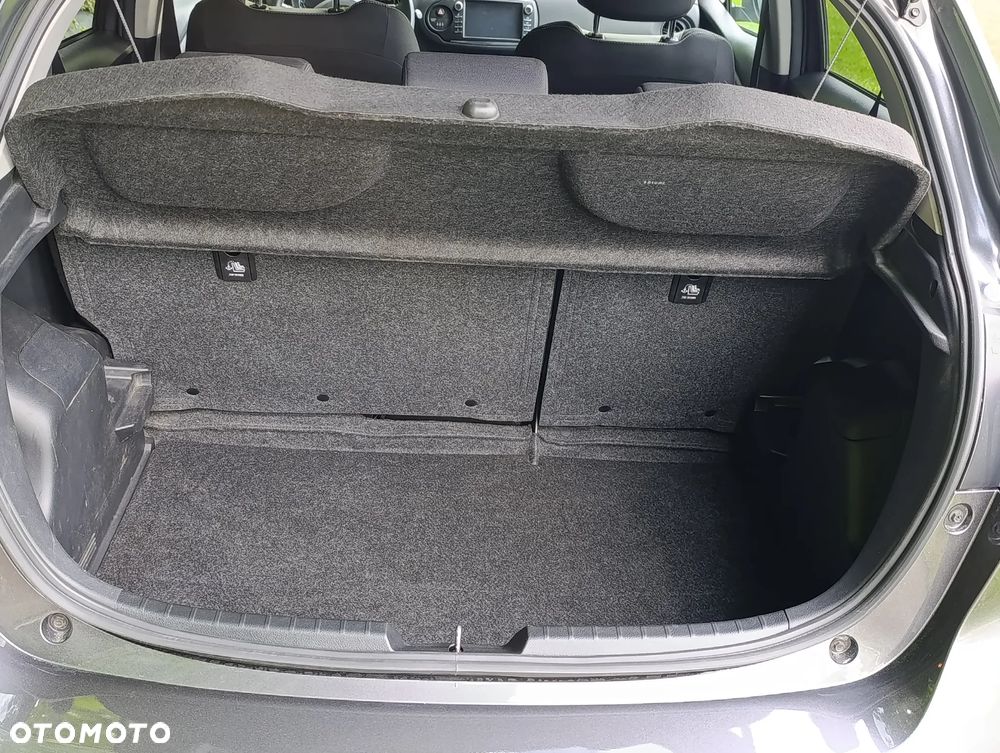 Toyota Yaris Hybrid 100 Premium - 19