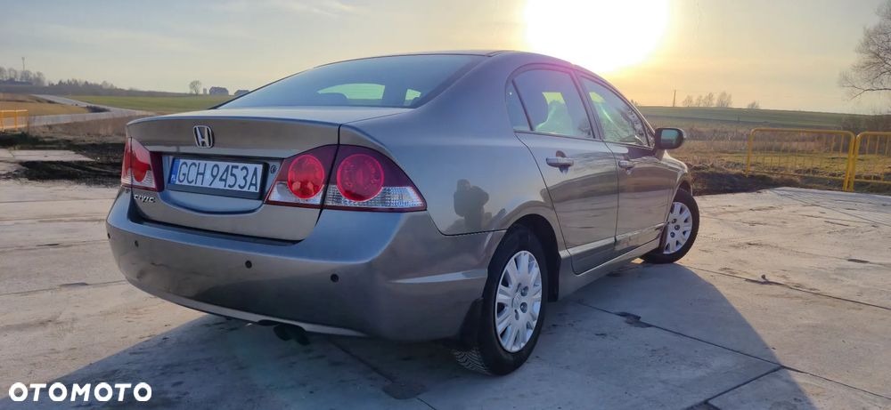 Honda Civic 1.8 Comfort - 18