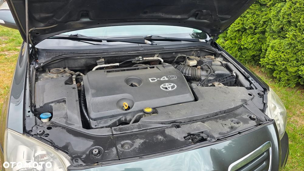 Toyota Avensis 2.0 D-4D Sol+NAVI - 16