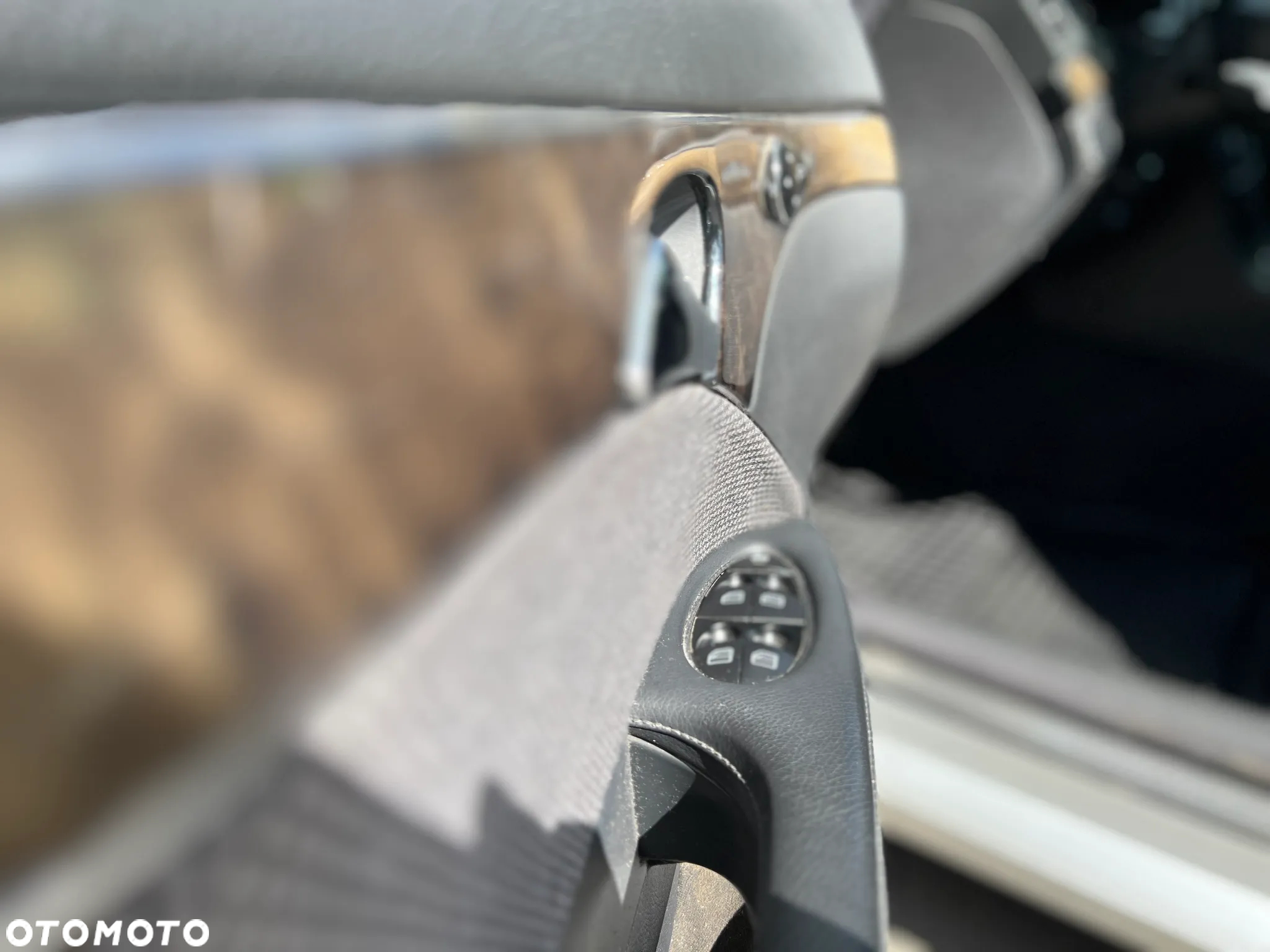 Mercedes-Benz Klasa E 200 T Kompressor Automatik Avantgarde - 14