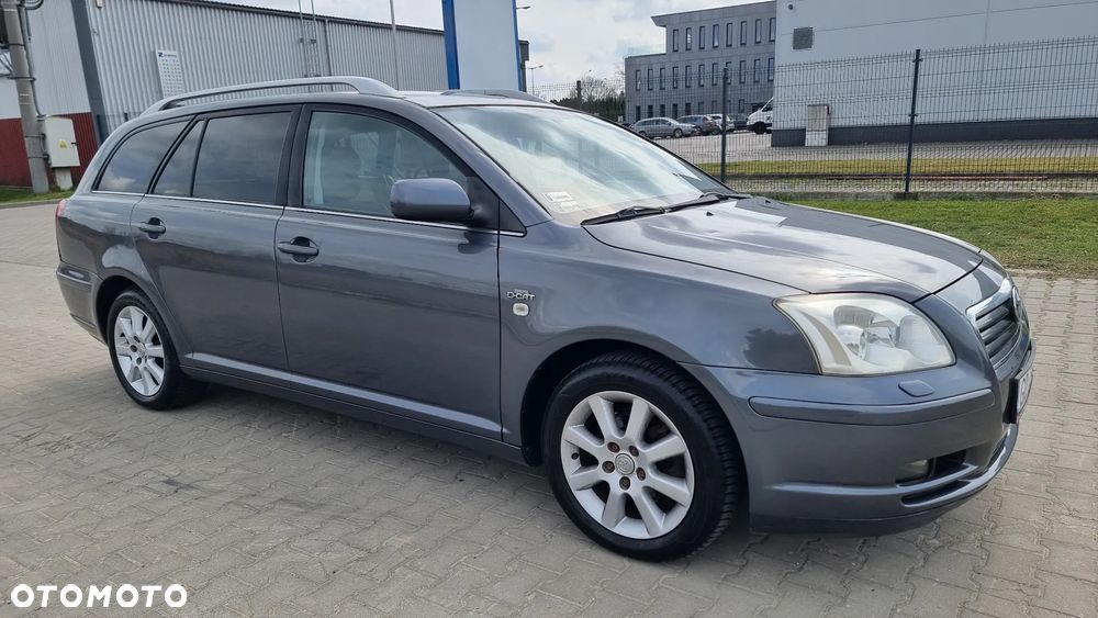Toyota Avensis 2.2 D-4D Prestige - 4