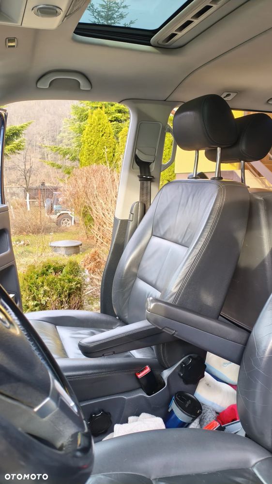 Volkswagen Multivan - 30