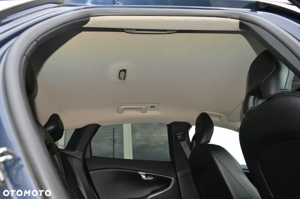 Volvo V40 D2 - 30