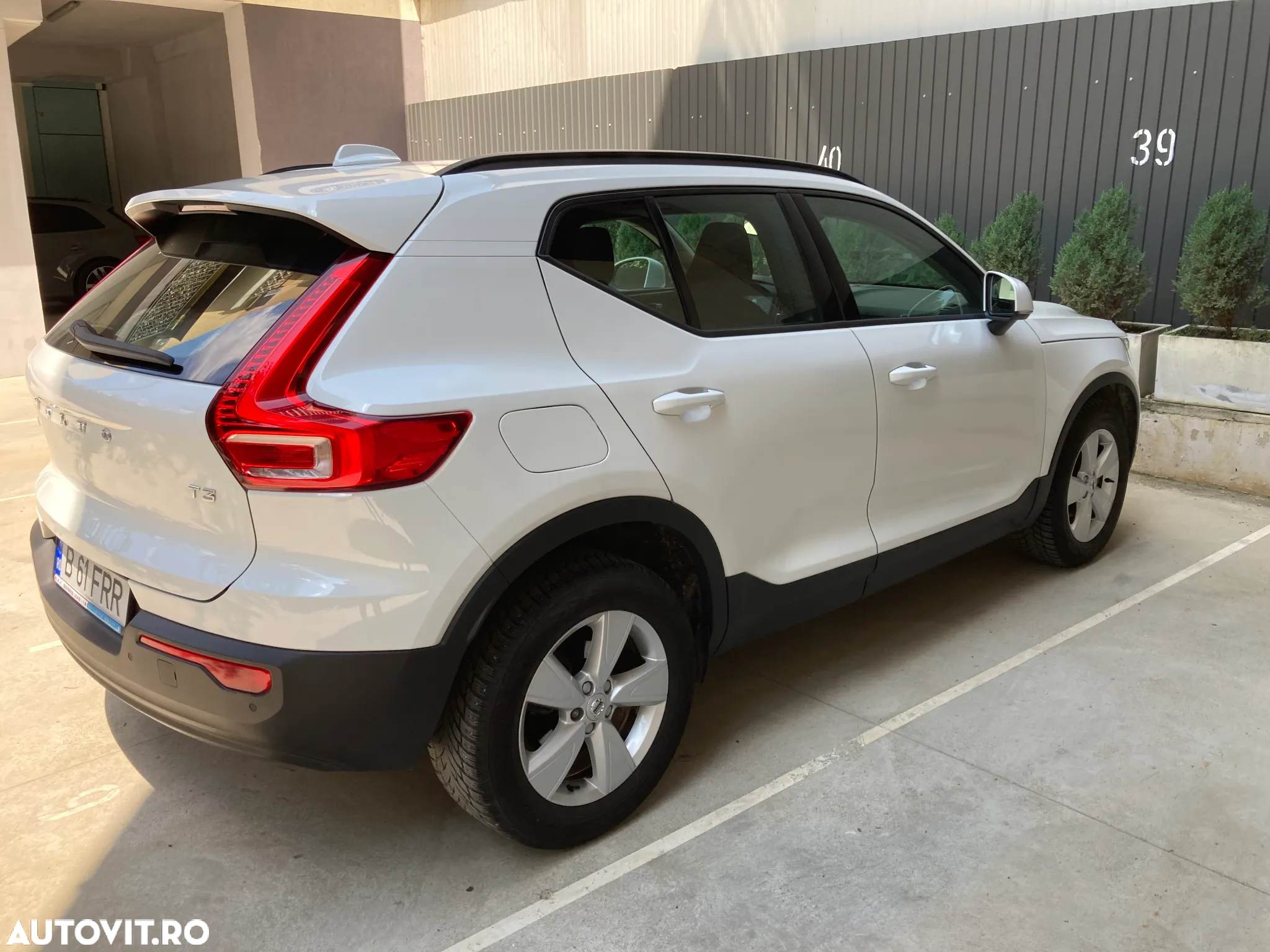 Volvo XC 40 T3 AT8 Momentum - 12