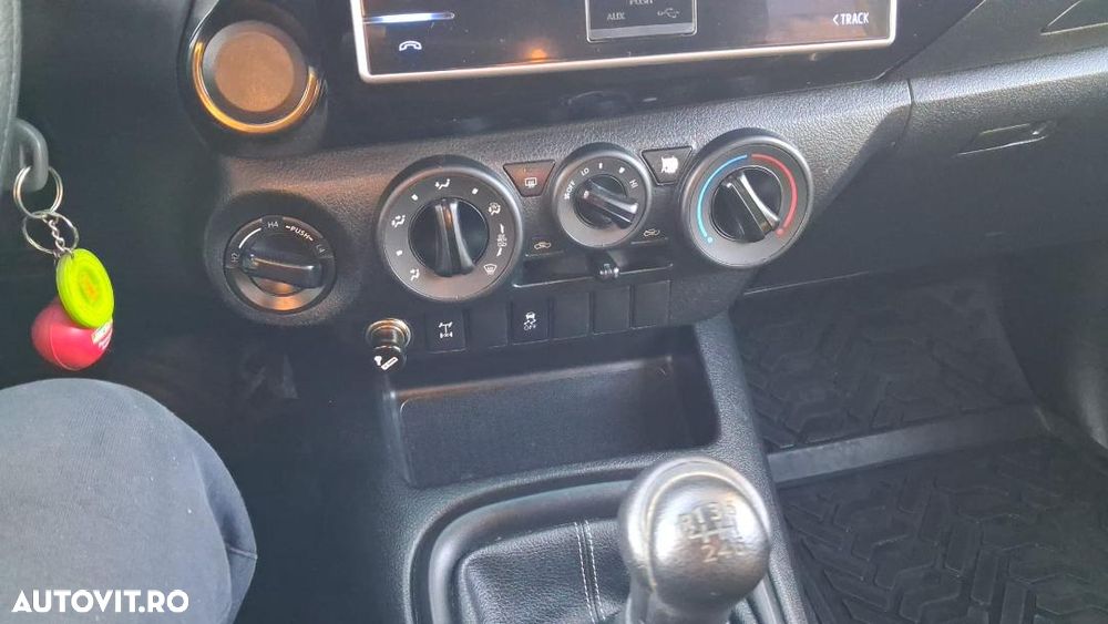 Toyota HILUX - 16