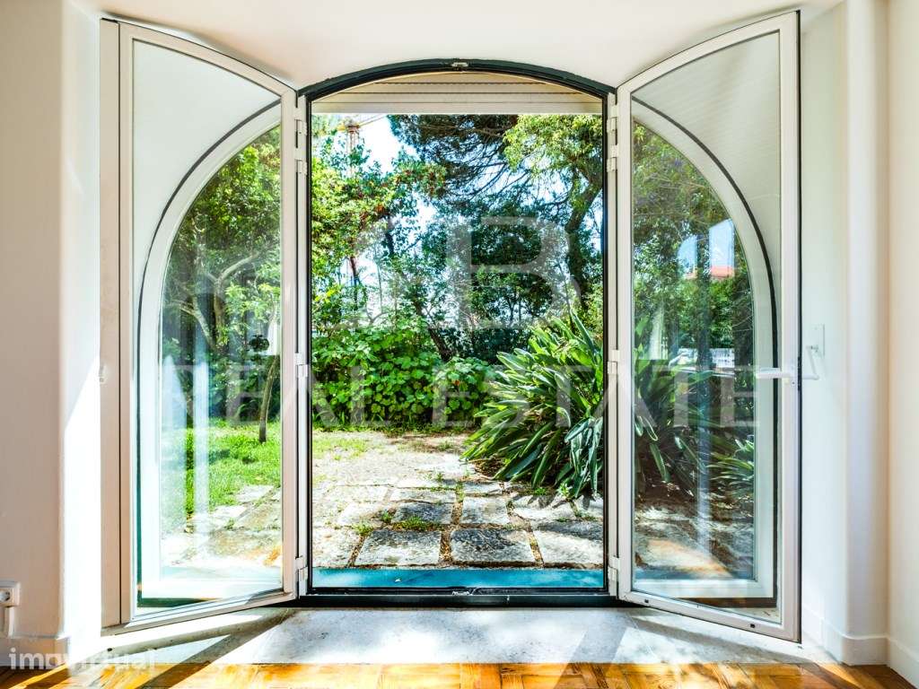 T2 + JARDIM + PISCINA + ESTACIONAMENTO, no Monte Estoril - Cascais. - Grande imagem: 2/34