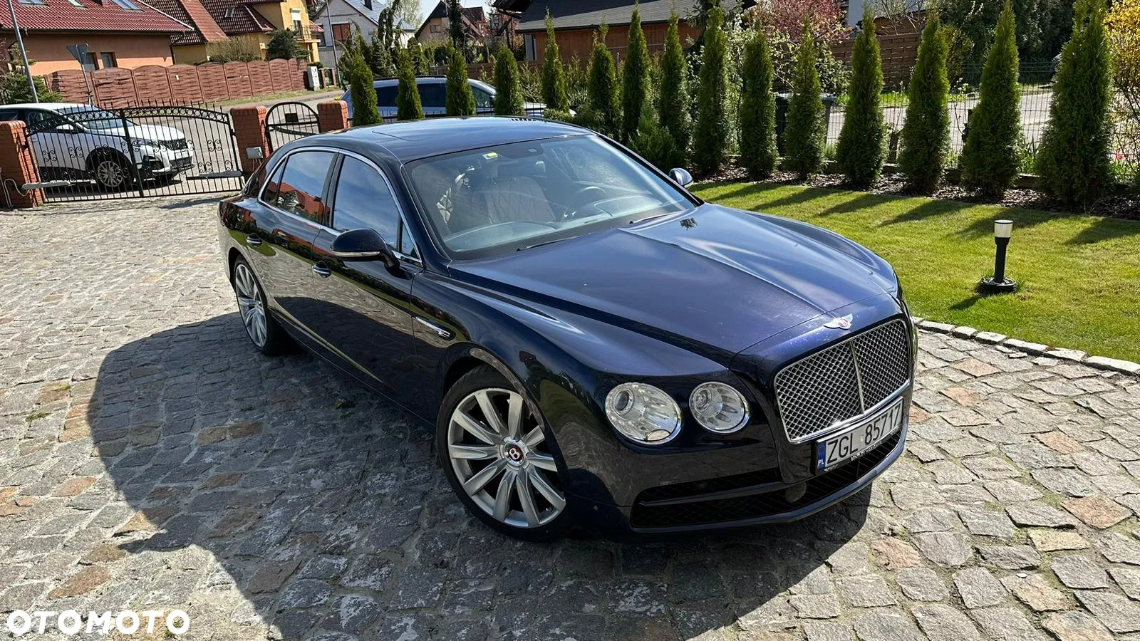 Bentley Flying Spur V8 - 10