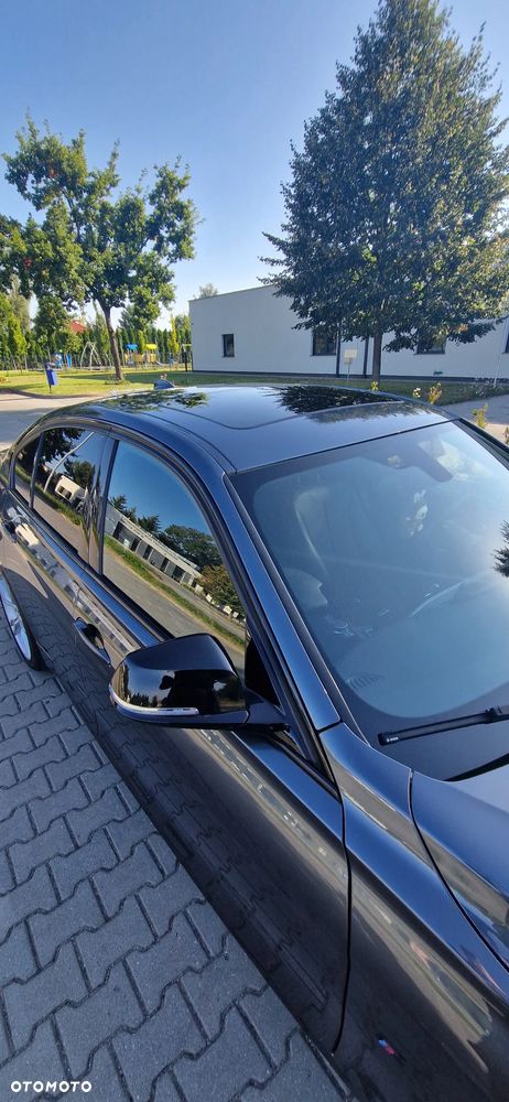 BMW Seria 3 330i xDrive - 28