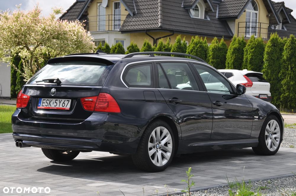 BMW Seria 3 330d xDrive DPF Edition Sport - 9