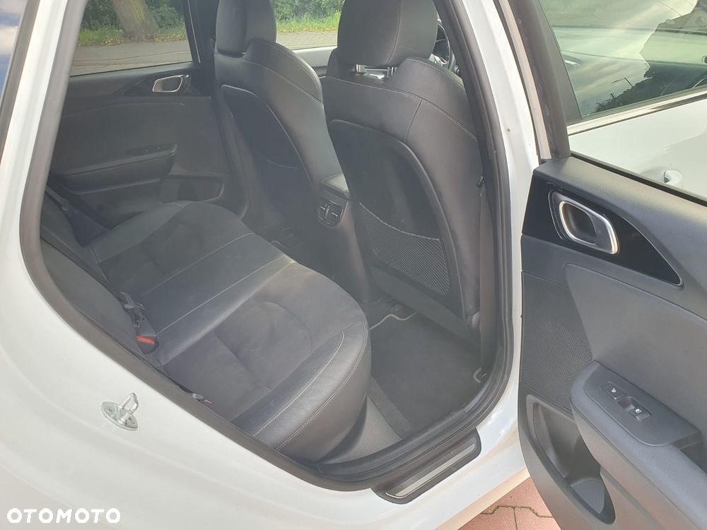 Kia Ceed 1.4 T-GDI OPF GT Line - 19