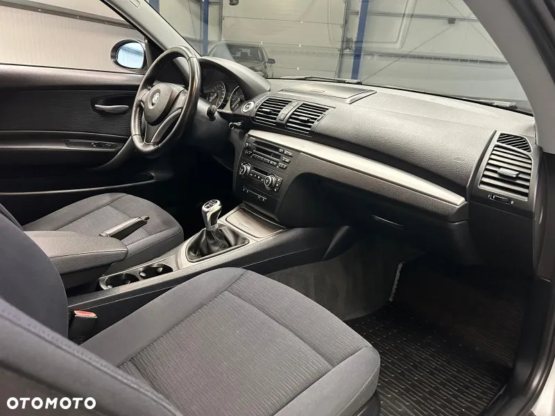 BMW Seria 1 118i - 28