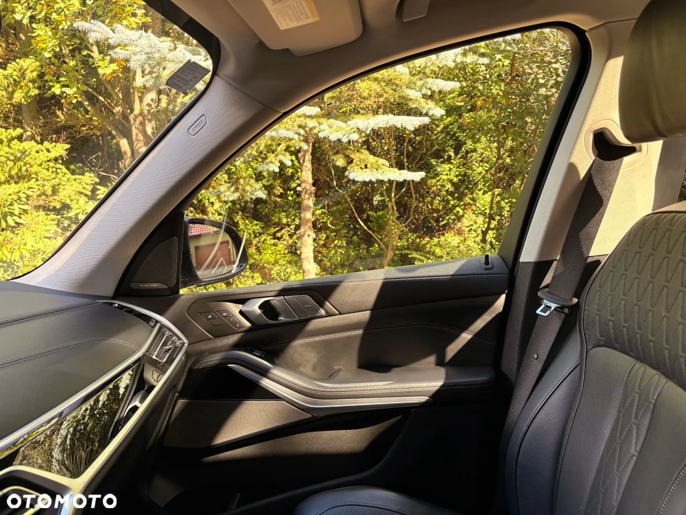 BMW X7 xDrive40i mHEV - 12