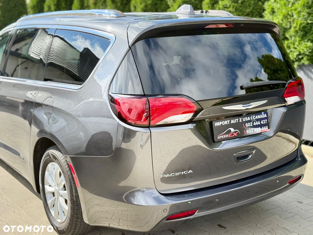 Chrysler Pacifica - 7