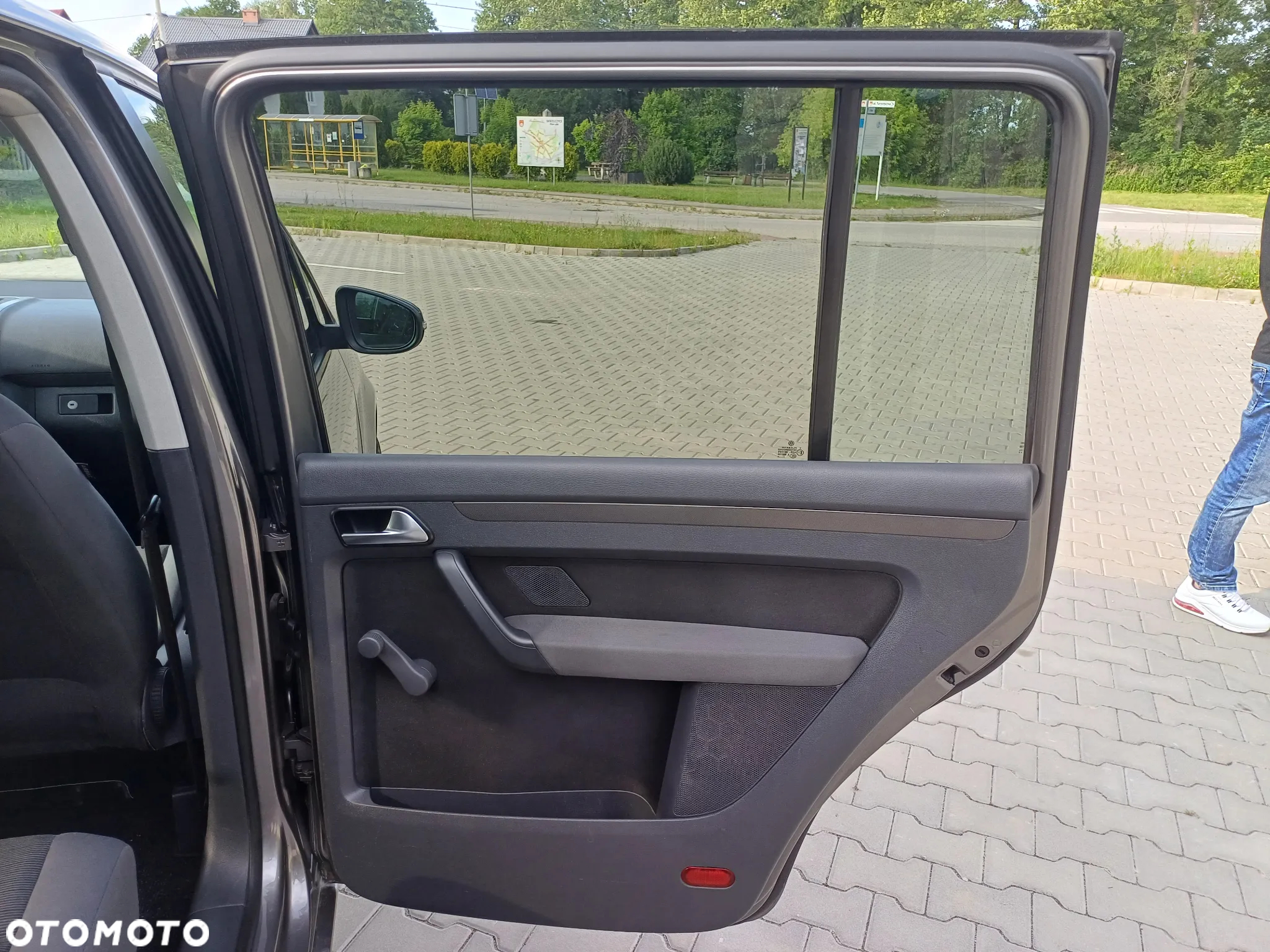 Volkswagen Touran 1.9 TDI DPF Trendline - 29